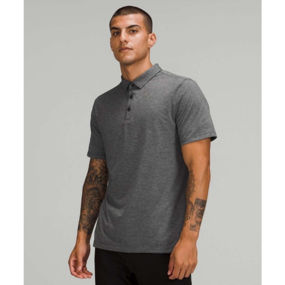 Lululemon Evolution Polo Gray/Blue Stripe Size Medium